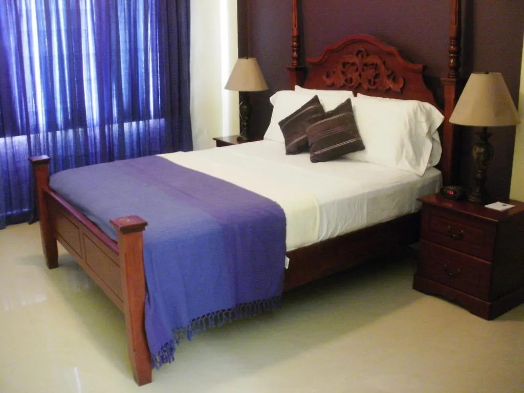 Inn Flight Suites Piarco 3*,  Trynidad i Tobago